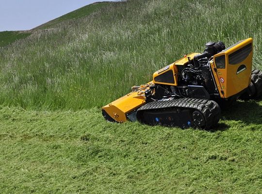 Robocut z głowicą do koszenia